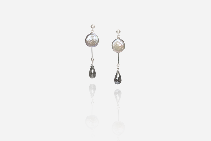 Bijoux Coin Pearl Stud Earrings with Labradorite